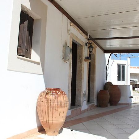 Menetaí La Villa Di Zazopetra מראה חיצוני תמונה