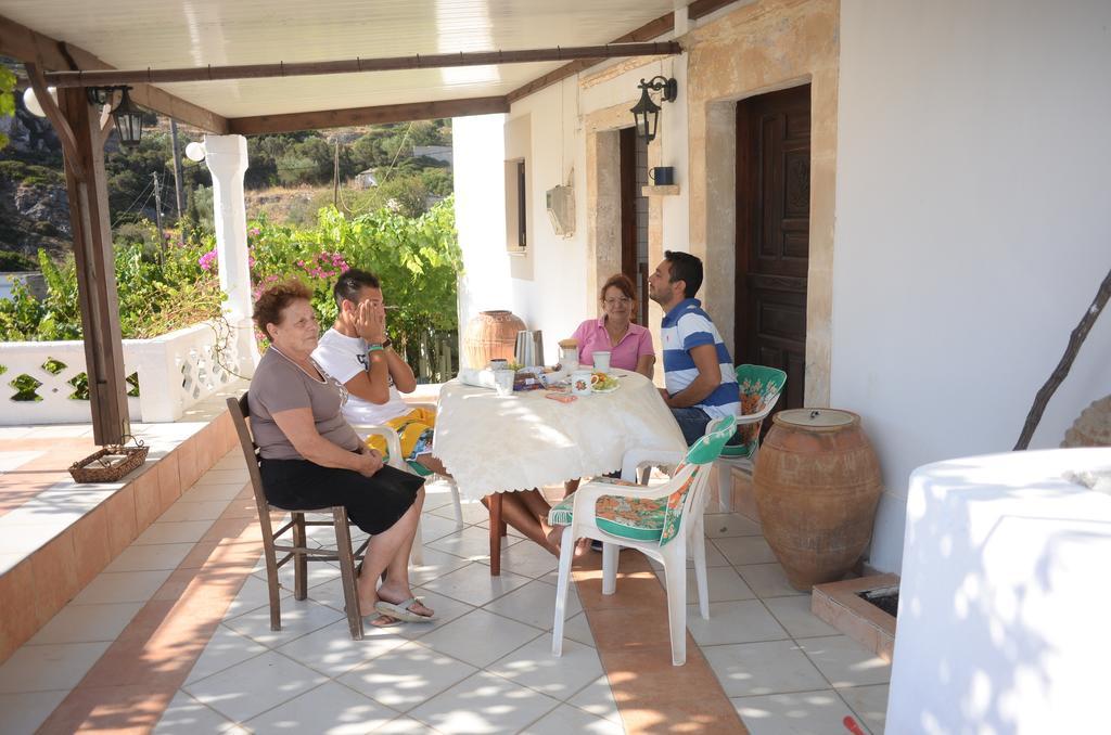 Menetaí La Villa Di Zazopetra מראה חיצוני תמונה